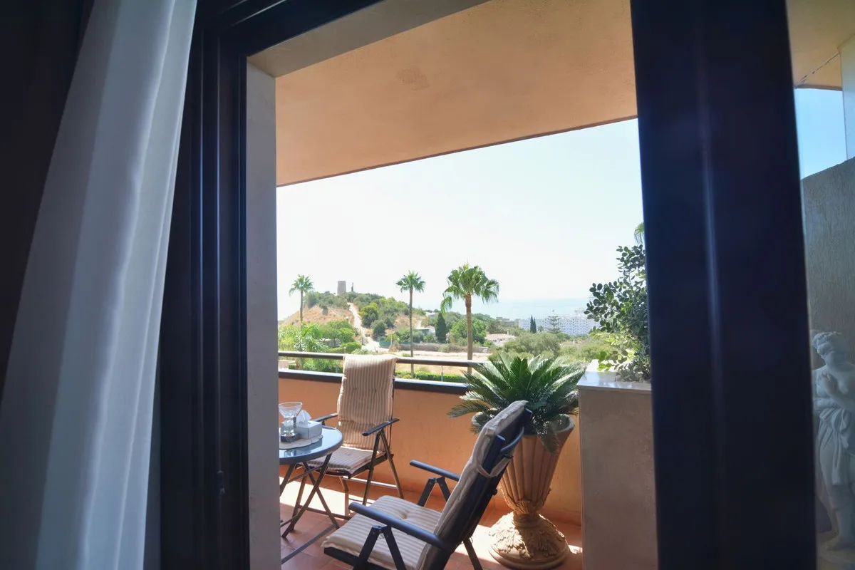 08c753a1-cb2b-41fe-abb2-b76d72cbcdae