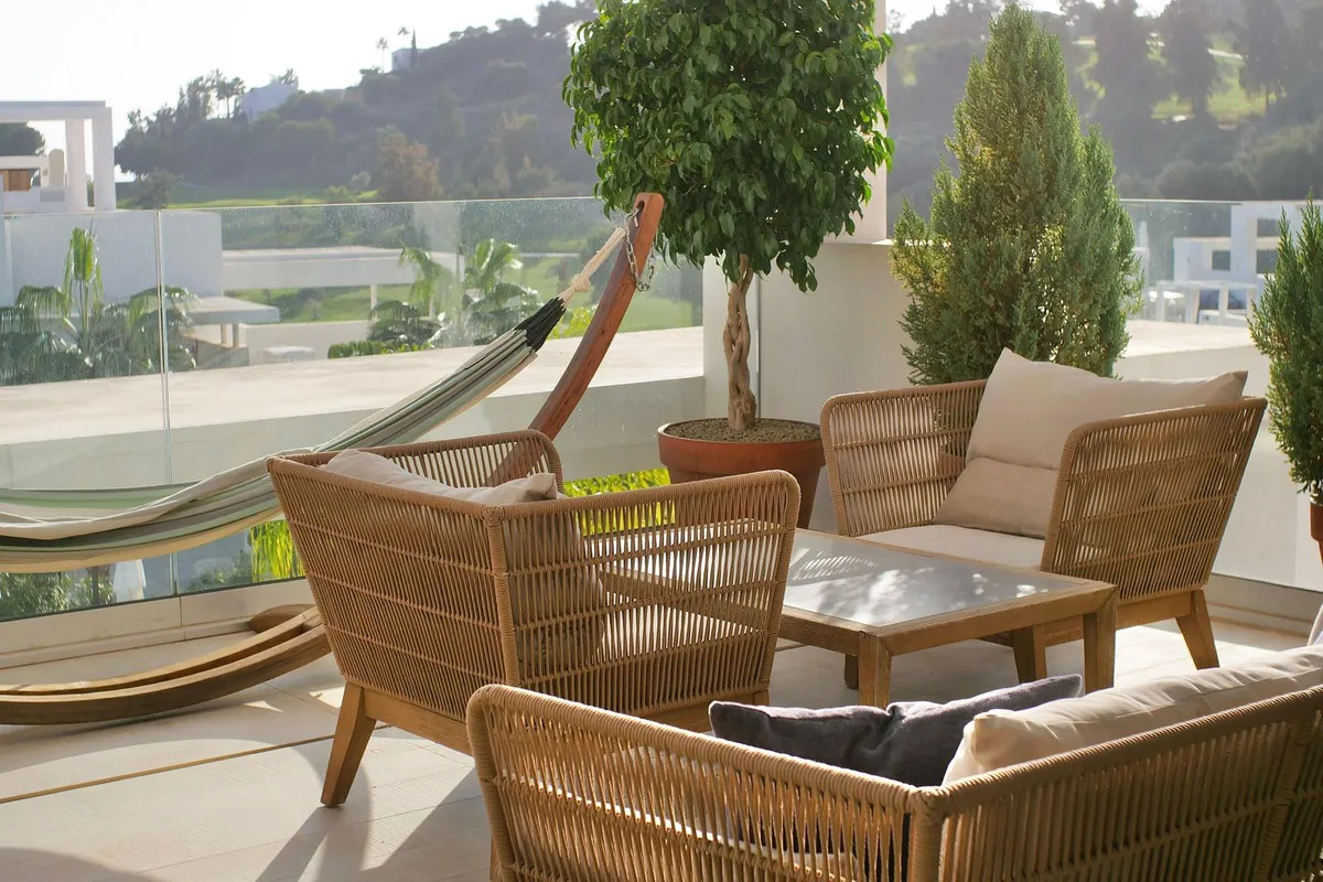 8cf9b230-de9c-4373-a628-18f4b74cfea0