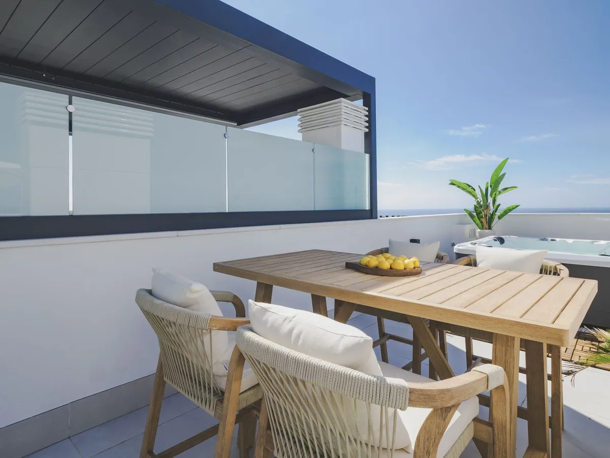 b5f6470f-454a-496c-b27d-f8758128400d