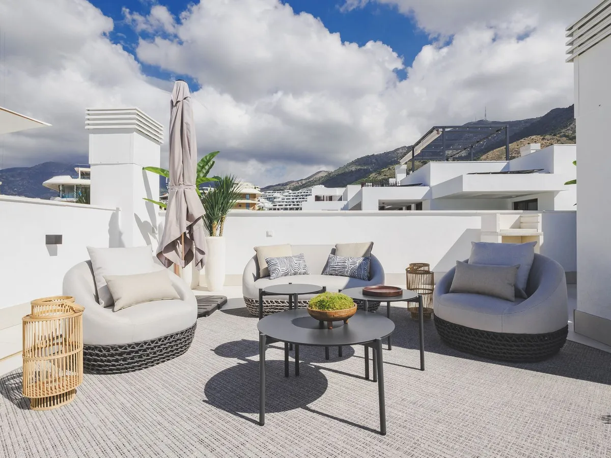 d904c482-ae3d-4dcd-a479-13e33c5d516a