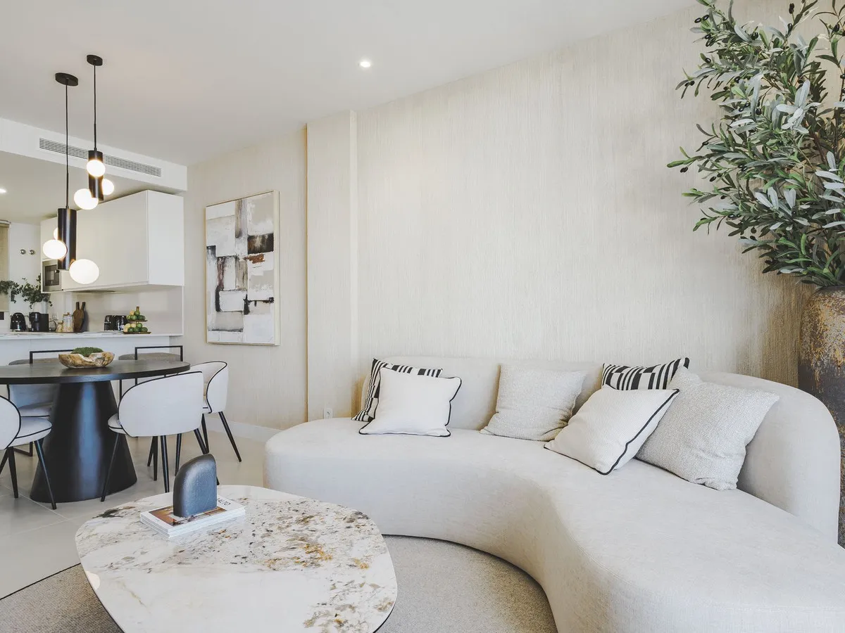 1c38d143-0e00-4e27-9ec3-162771530dbe