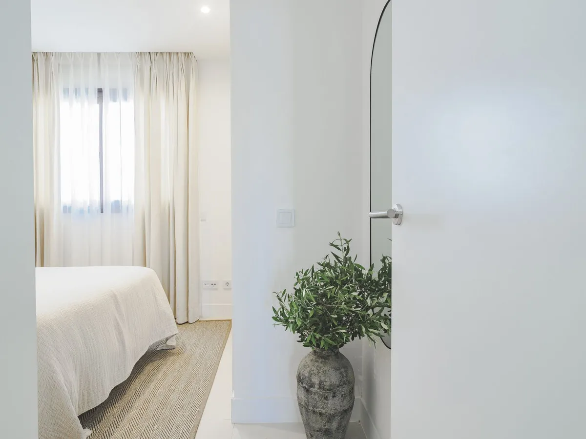 fa996635-6791-48c5-b833-6fdf93c6989a