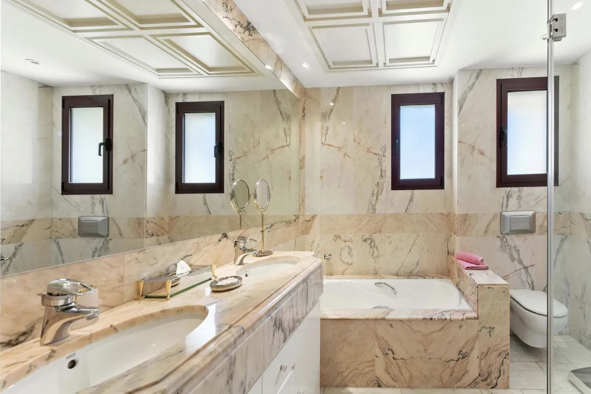 aedd83db-415b-4aee-9341-bfeb23fb7465