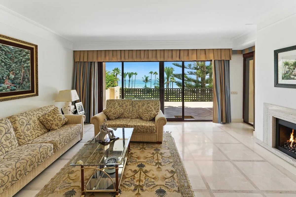 c9f281e9-6845-4cc2-9594-853399197738