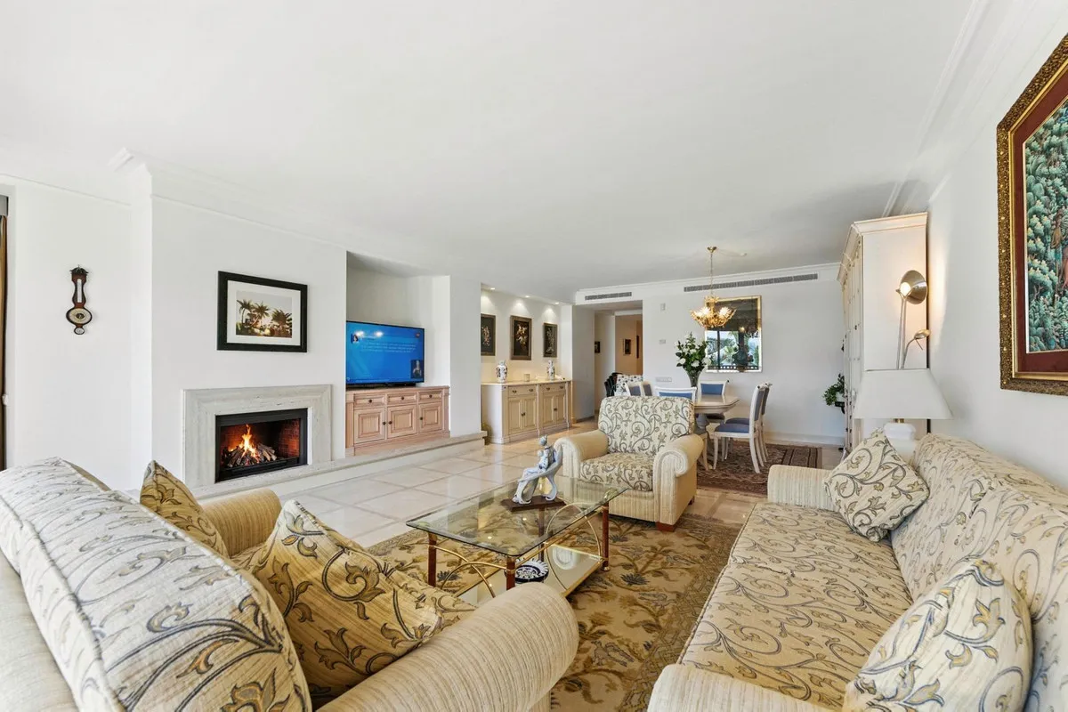 f14255ce-4a1a-4e69-8e05-7b684591deba