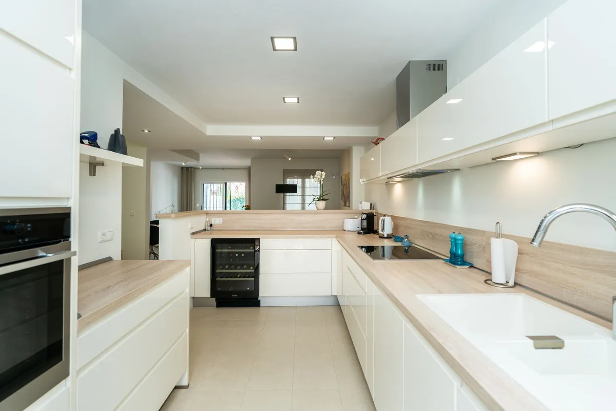 3b1f8057-b1f4-4659-8f5c-0d11398ad377