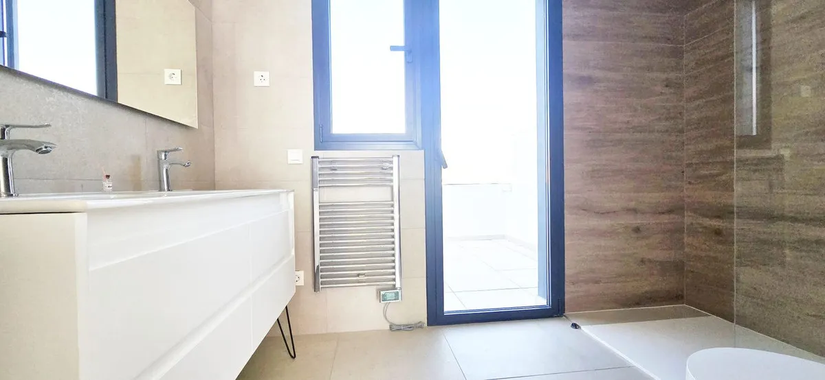 65ec1b80-3924-4497-81e9-72d1eda852e0