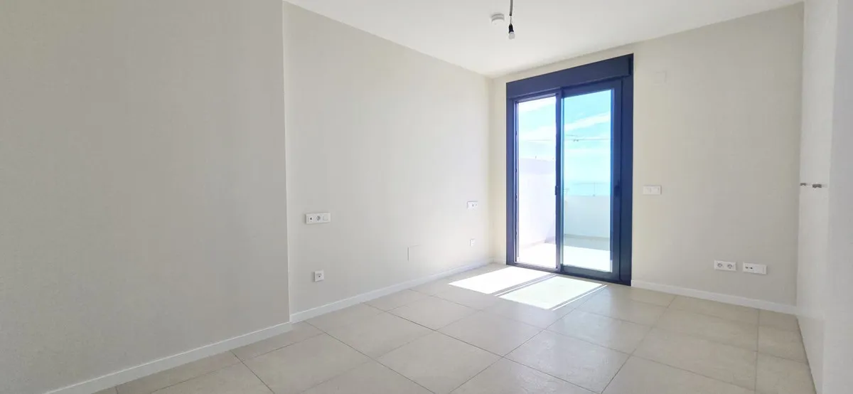 f7ce04a2-a488-49d9-9179-5777c131d5d2