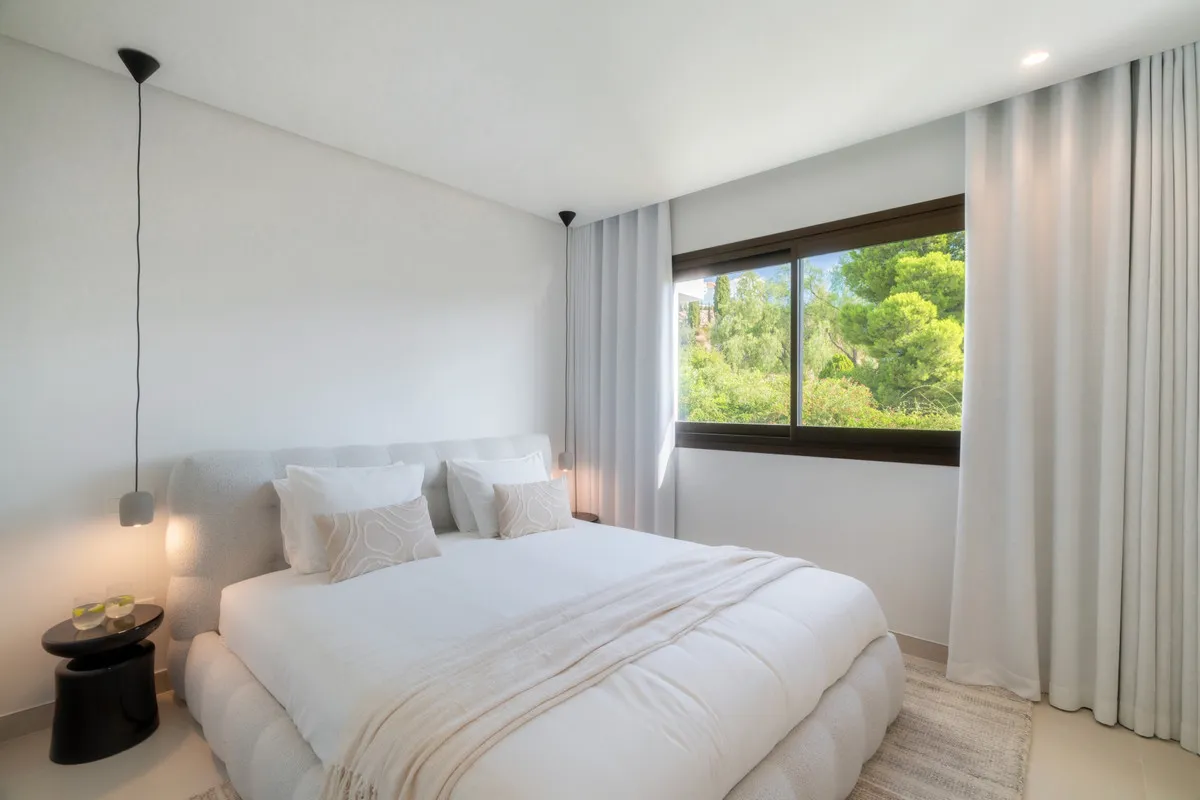 01e4c25a-9670-4be0-af73-ae1def8bebca