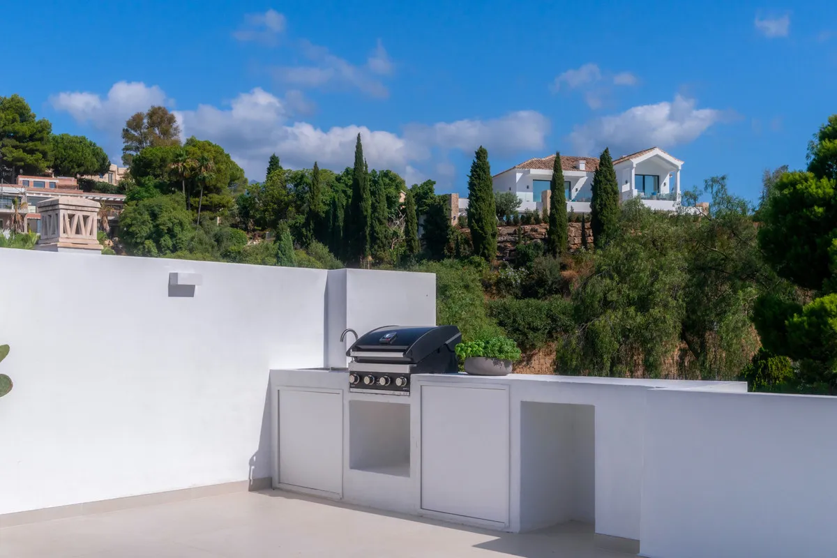 9cb4e52f-cdb1-4ab0-8c69-8a4040d5927c