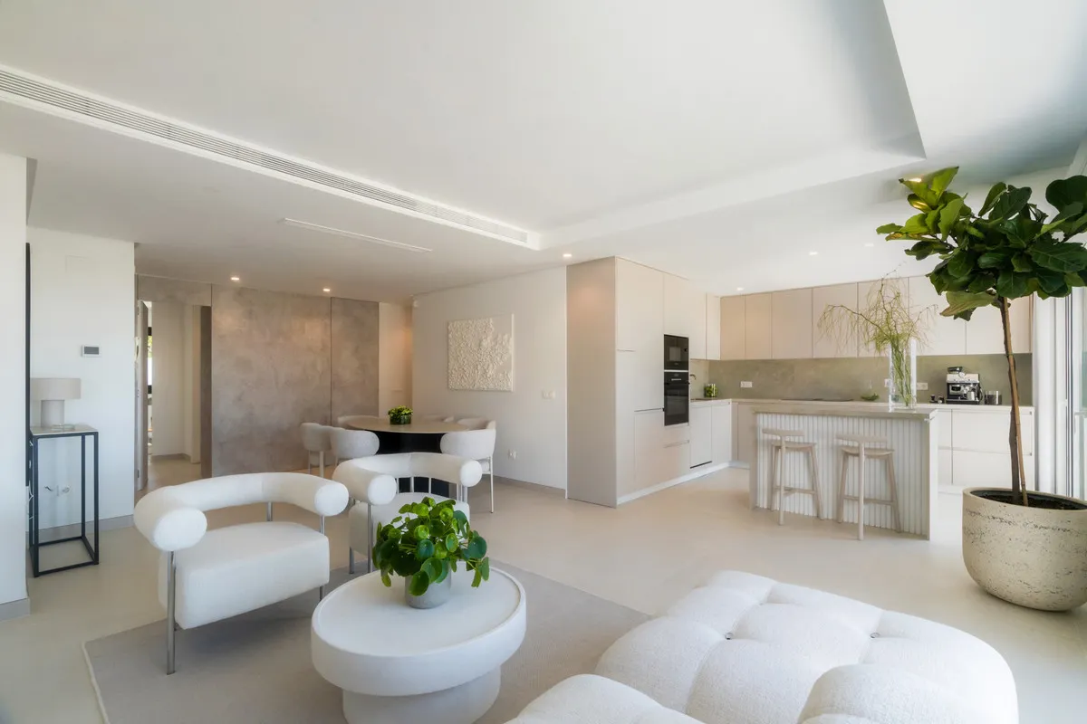 a328528d-30e6-4f2a-8fae-b47b8d795982