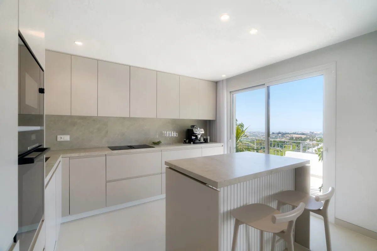 e599ceee-7ae9-4c20-b65e-ea5f6dcc90fd