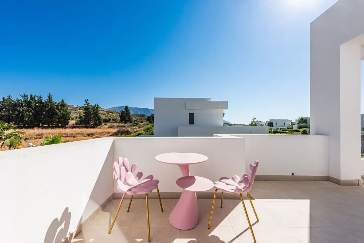 33c6ffa9-5efe-41f4-ba29-bbdd17cab478