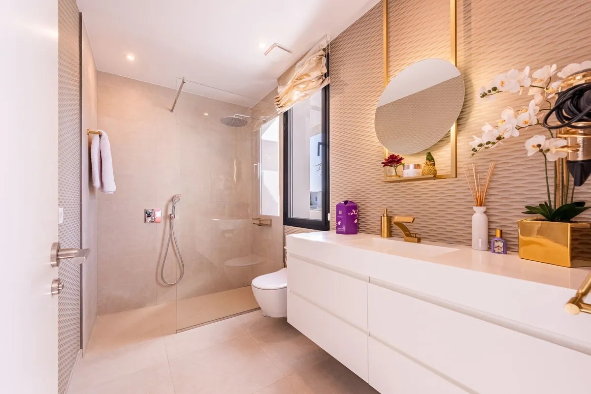 56ea8bfd-0e28-4654-a505-2372b7bbf019