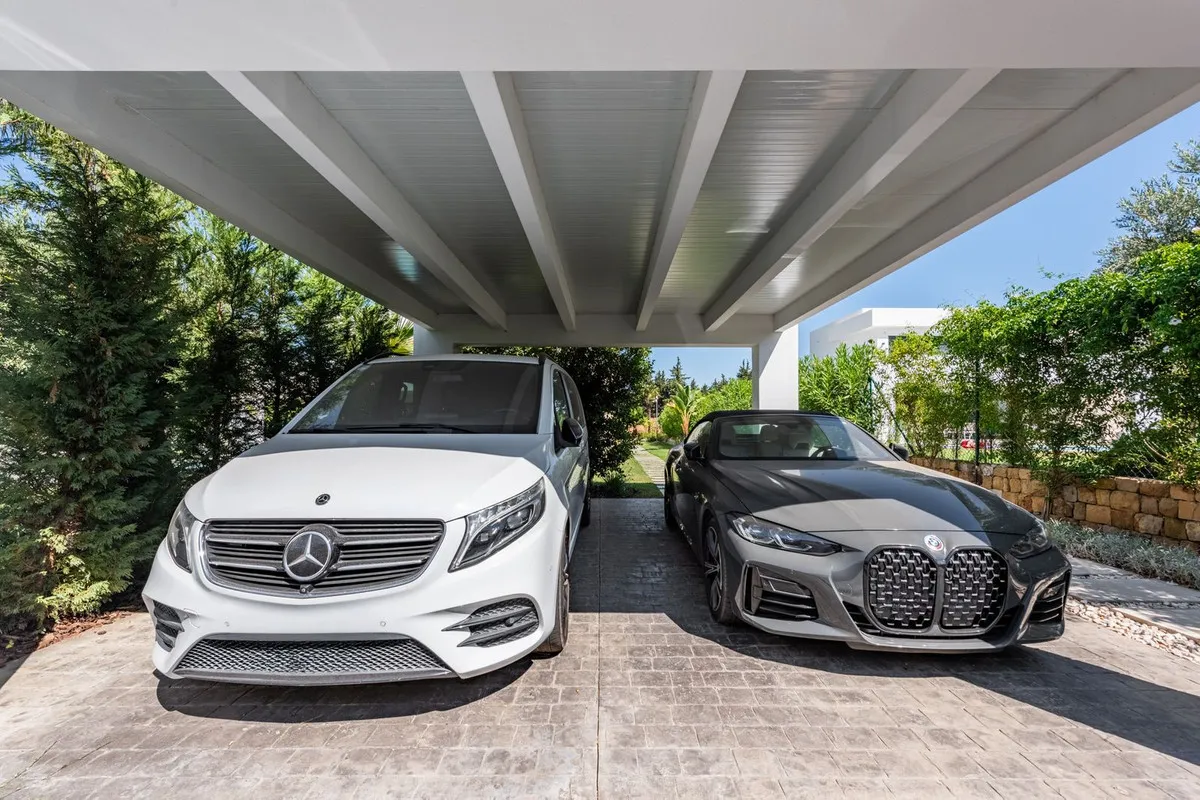 836c606f-bb34-4be1-8b8e-d046fea53659