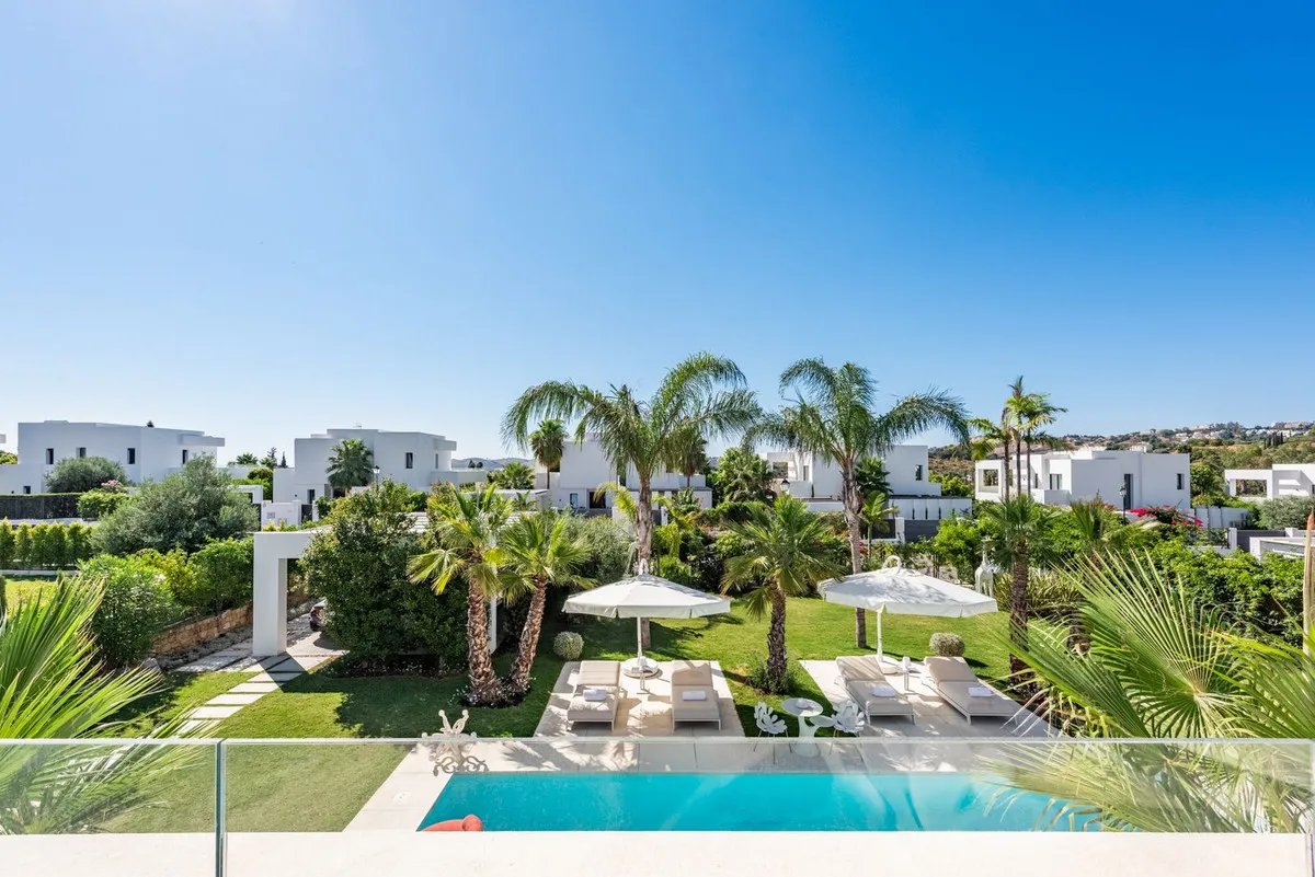 8fe26a1e-dc74-4941-b8bf-903a0049453a