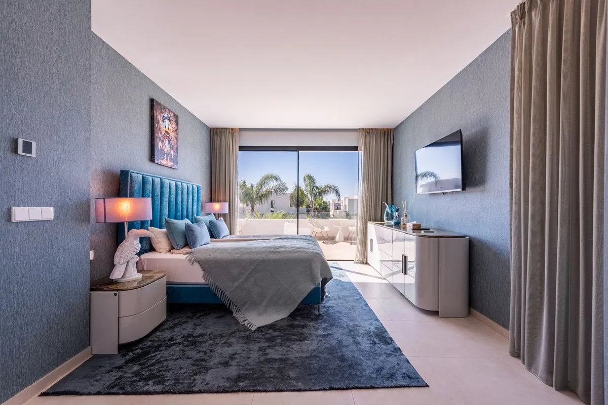 a82d9d44-d7b1-4b60-ba18-0698870eddd3