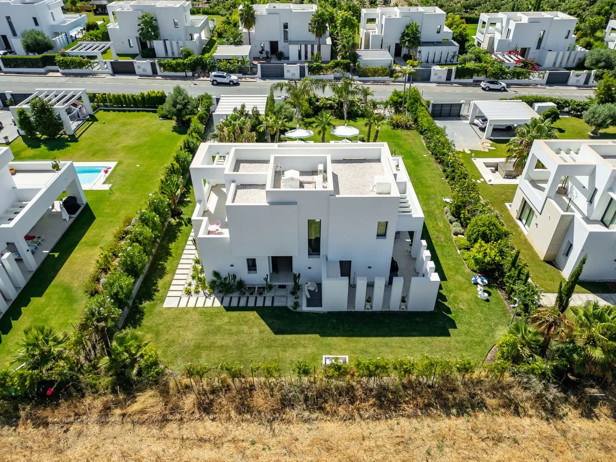 d9f051e8-823d-4fb5-b5fe-81c4fda91306