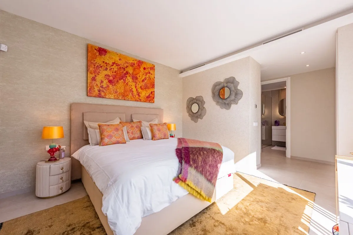 e8dd184f-f6c8-4754-a5a0-4a78aa45aa16