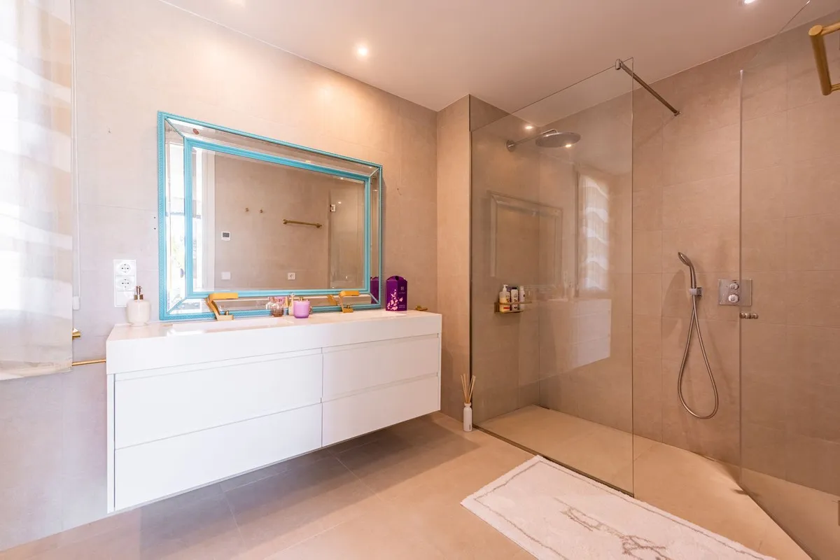 ea207ce3-ccc8-4abf-99aa-935c58aaacd1