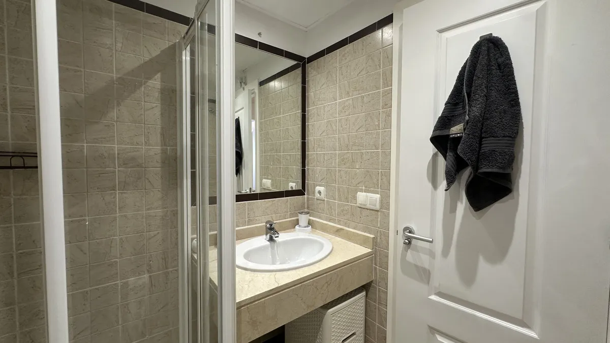 0df36b6a-7659-440e-9598-f619d602a180