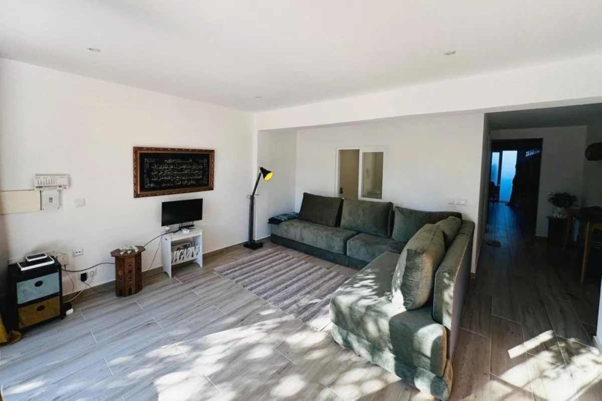 2a5ea427-223c-45c6-ba3c-d54ad0589c18