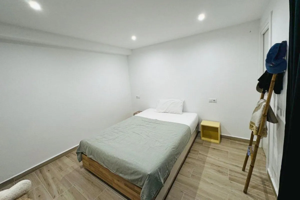 2b0d0893-039c-46e1-b9a9-74abaaa81a33