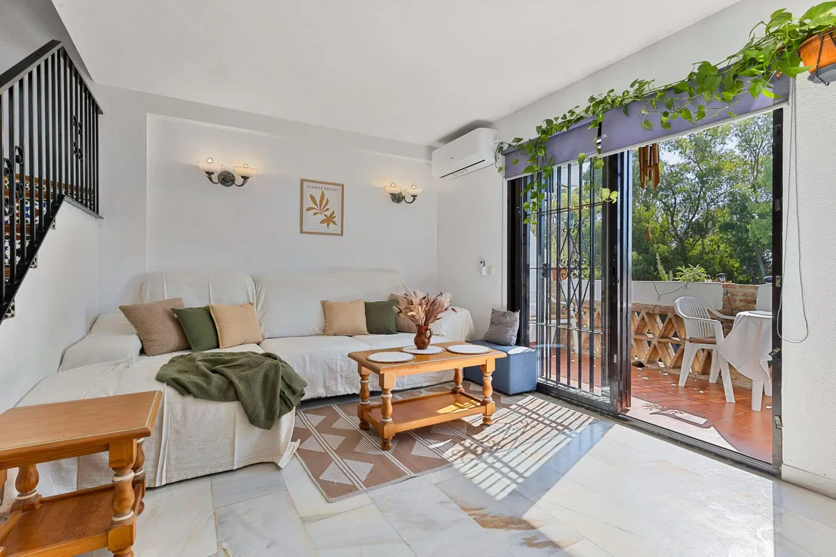 680b48ca-7b3c-416a-8943-22c317e95d82