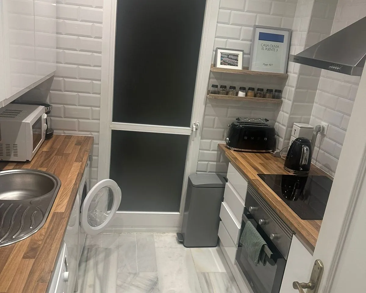 7a869852-8d44-420e-858c-4d9b5684e555