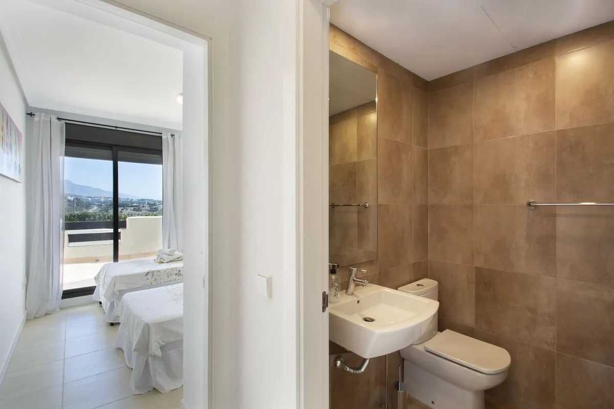 8d29338c-b84a-4c2e-be4a-fbe4aeef2297