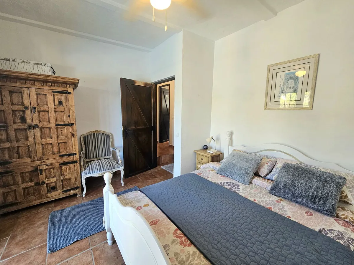 efc10b4f-b8aa-457c-8ed1-00c86ff2eecc