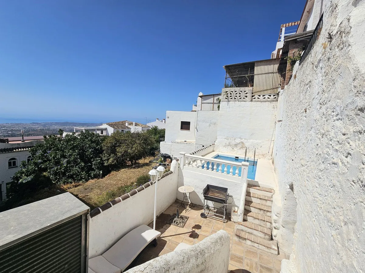 2126090f-83fa-46e5-a688-83cc0c2df126