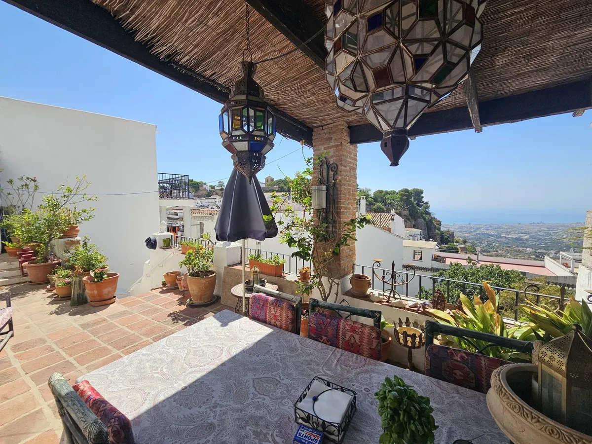 45158921-b02e-4b1b-9c3a-8871ce7adfa3