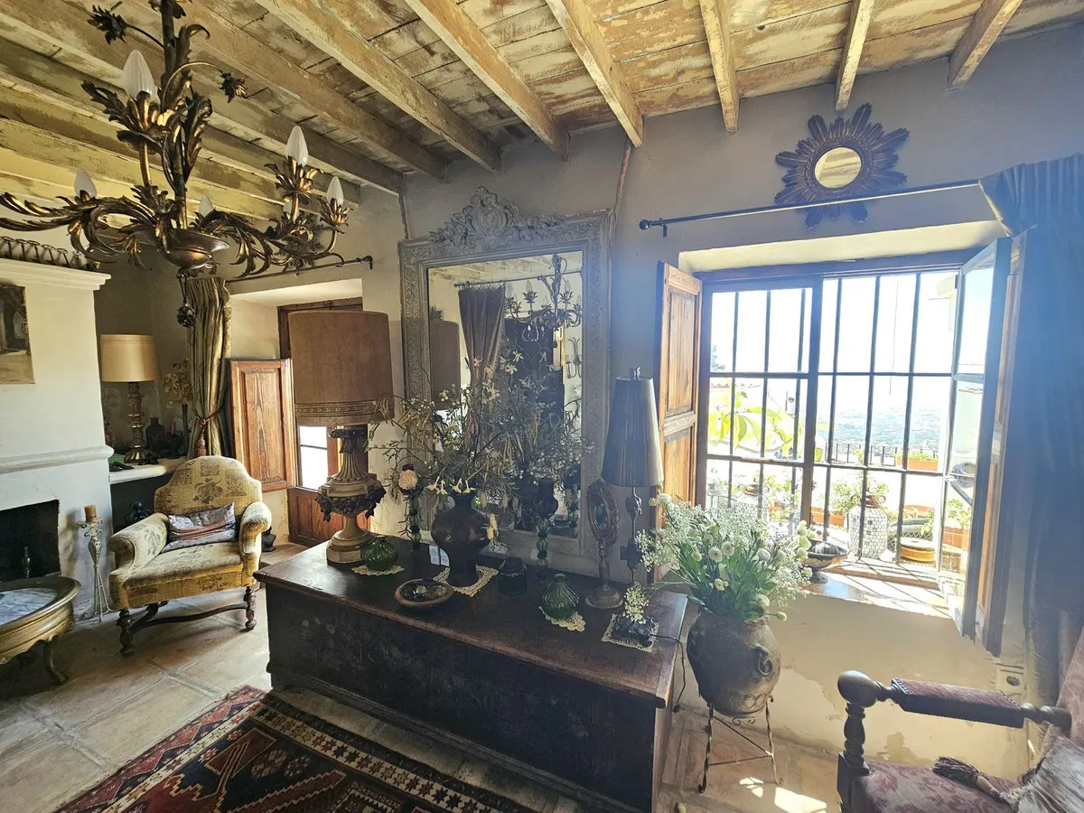 6cb8e8ee-2674-4f36-9f1e-ba0da434c59e