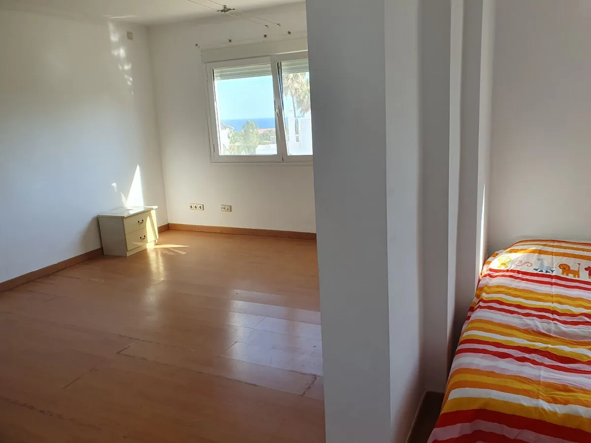 663bdf15-b7fa-46f9-b51b-543affd1d7b1