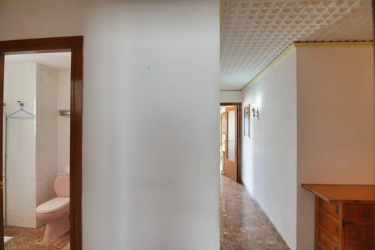 e8e57004-0a57-4740-a094-34bb6a2629e9