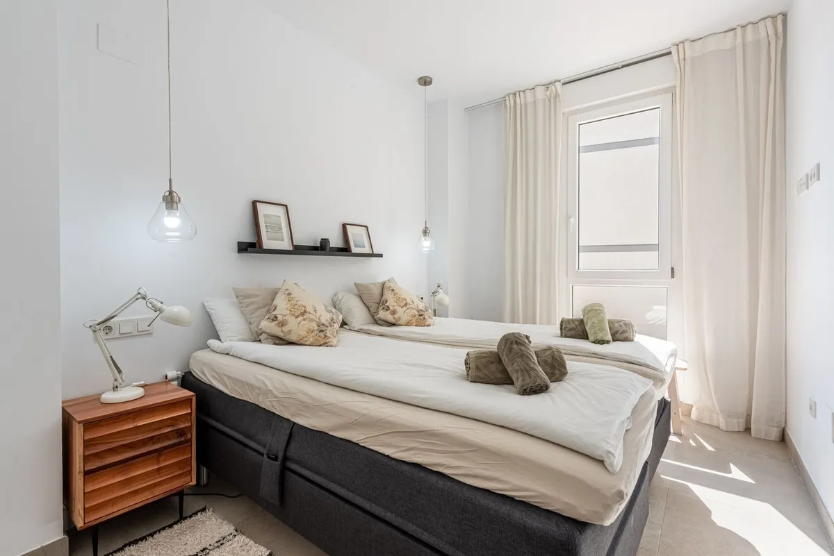 9c818586-0396-4b73-8f87-78fb410c7285