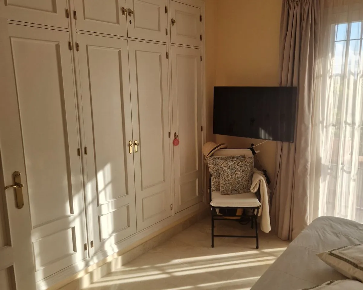 b940f1cb-4f1c-43f5-99f1-37f32a3e2834