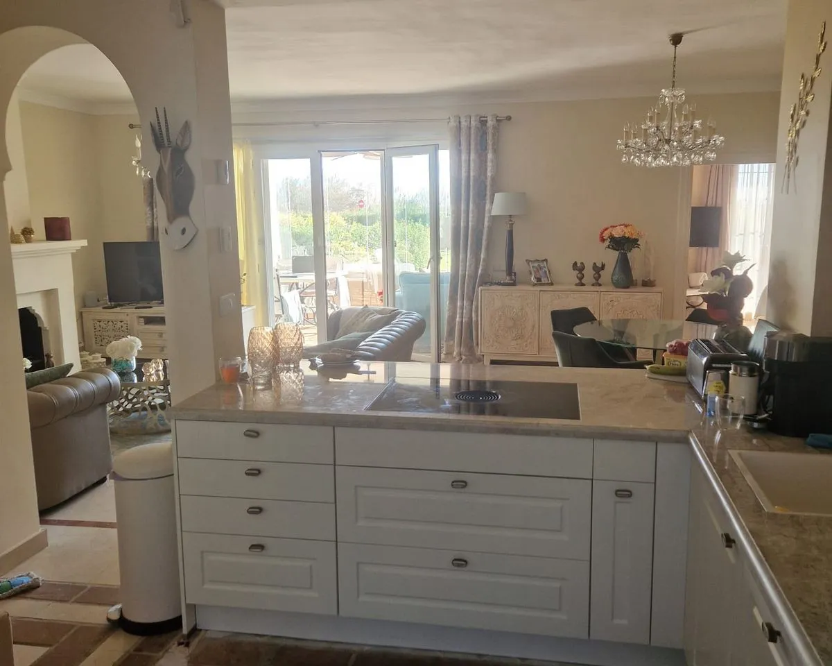 be8ecef2-8123-40de-b833-74160cabff16