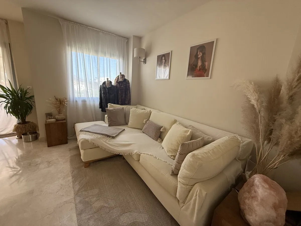 1a5c1863-a832-47e4-a51c-e54985c04507