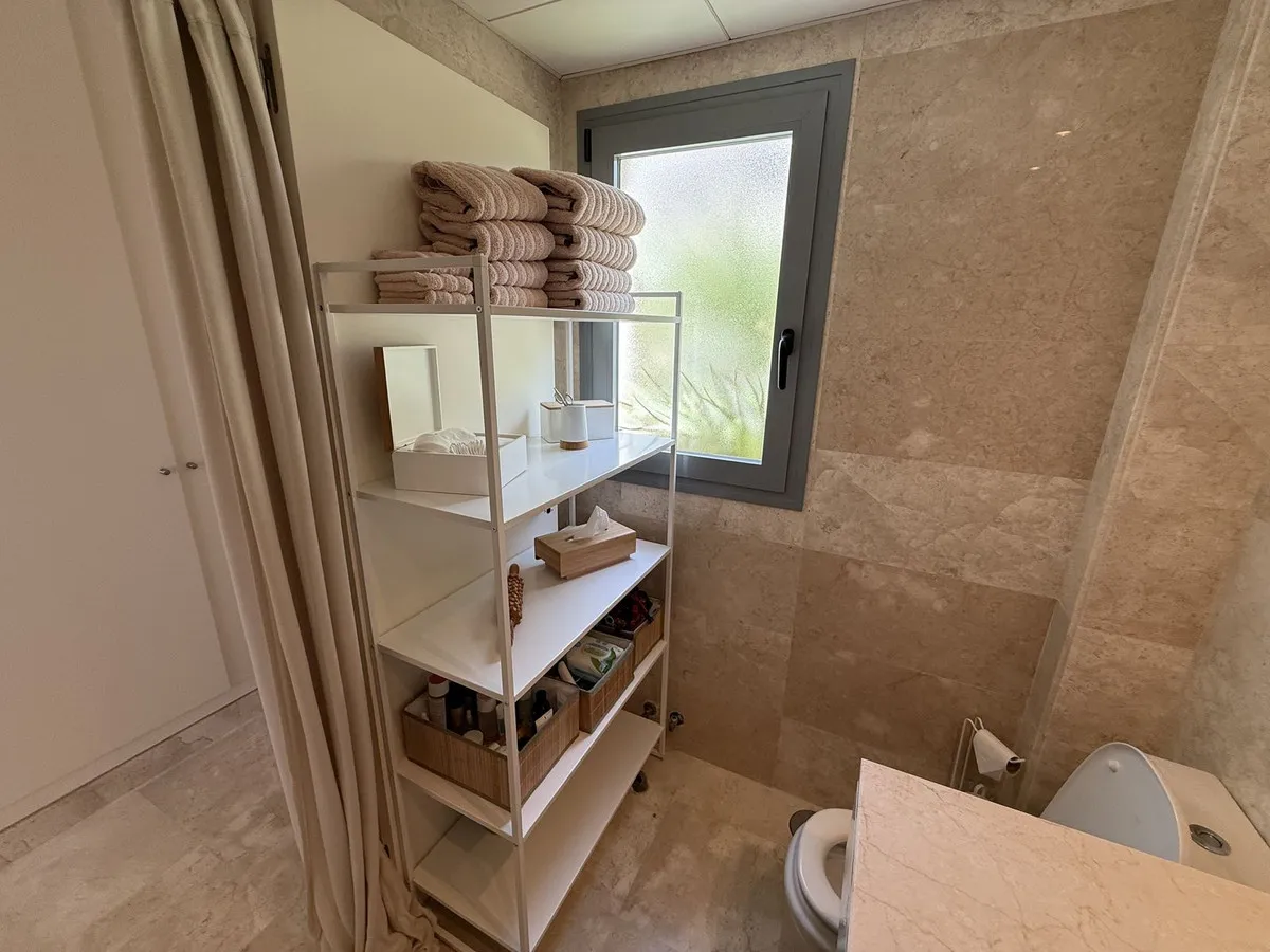 e5e6598b-cd59-4f8f-b38a-9cc9f1fe6882