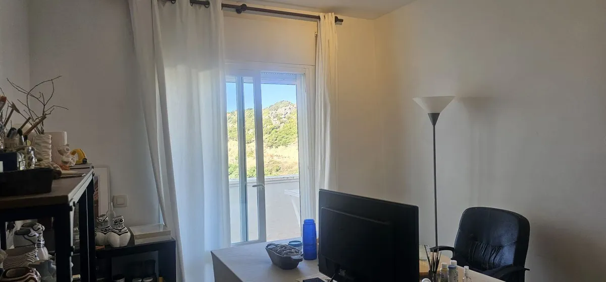 b1c10187-b7c7-4758-9334-b710d0d65183