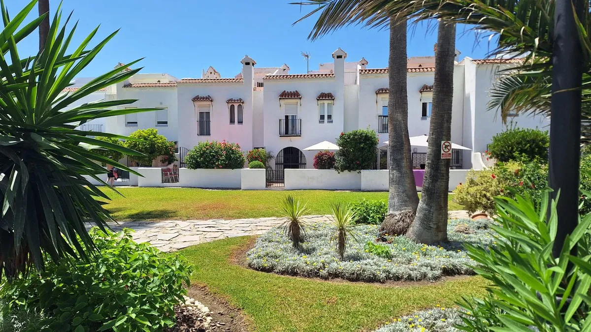 8360efef-e6b8-45a6-a79b-8f58d6b44f90