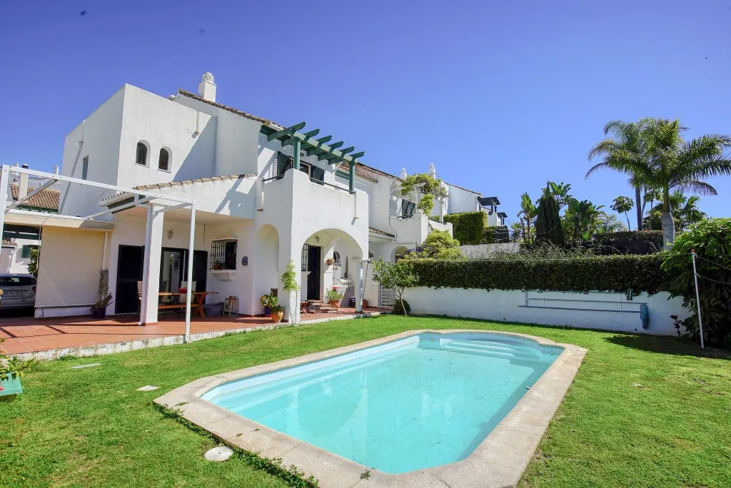 bdfb09bf-1c45-492d-85f9-d2580660c719