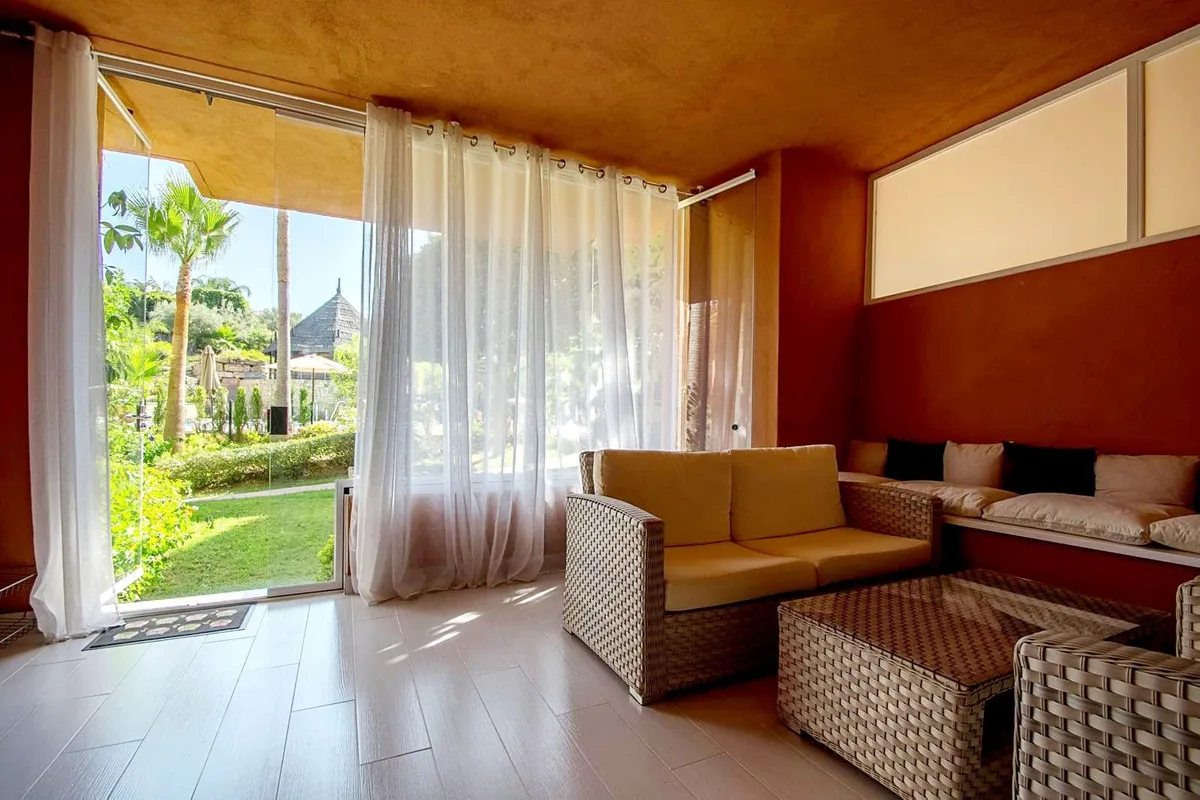 03352972-6091-4518-ad23-3e994949f1e0