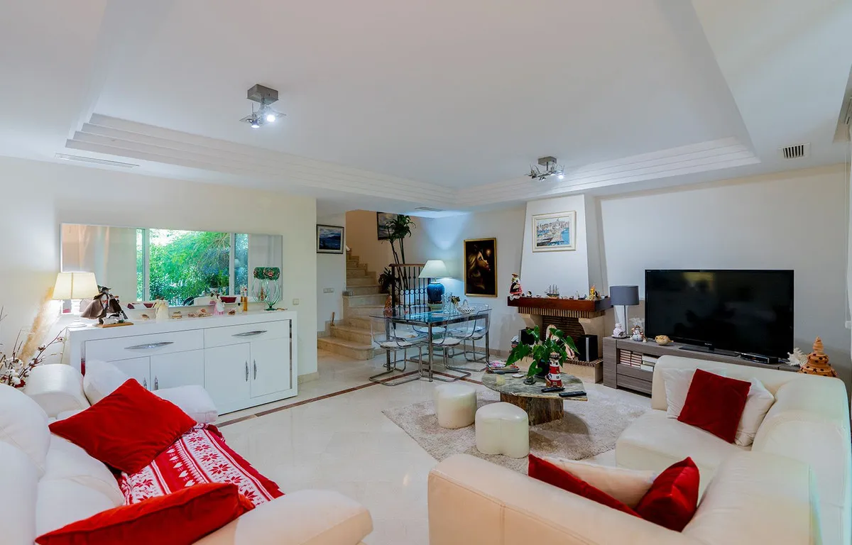 5caaf69b-217b-4ebf-8cd9-104b6311b3e1