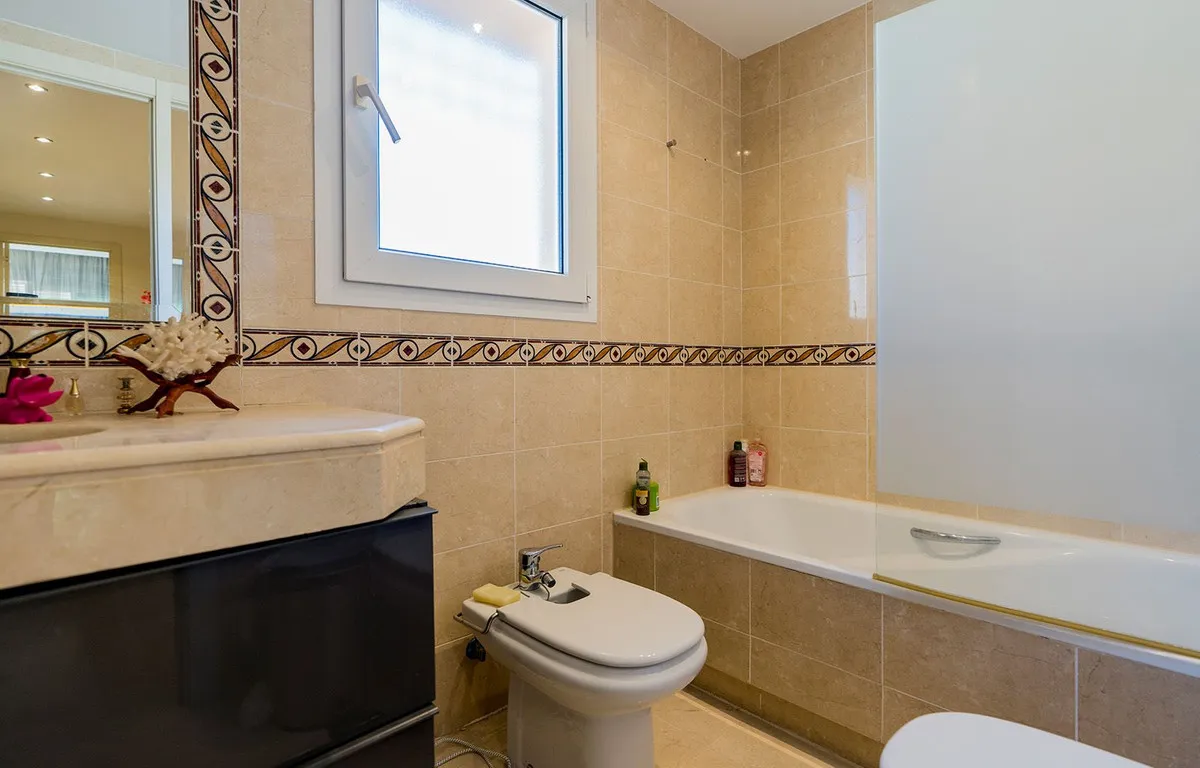 c8c6fc0a-854f-4dbf-9174-394ed311ec32