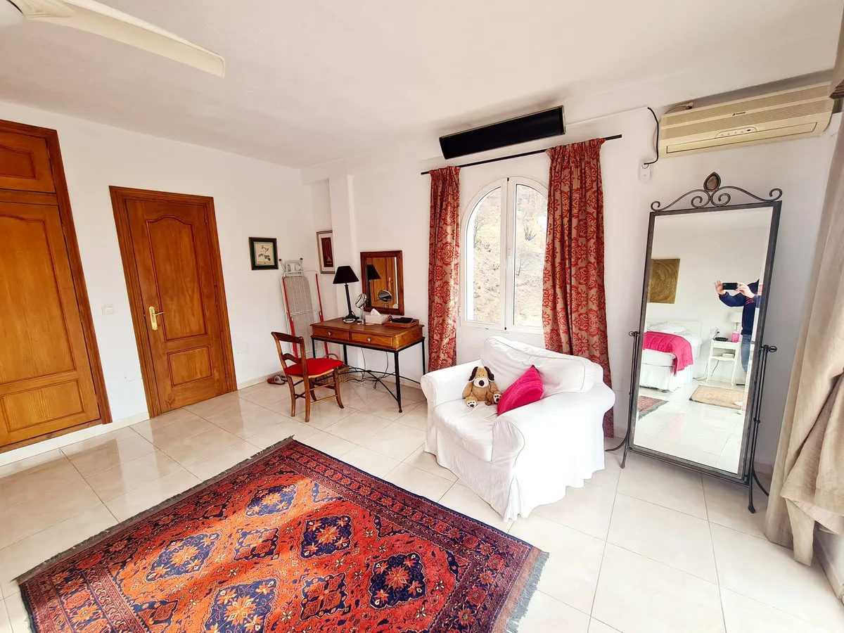 b229c3e5-88f3-4c97-99fb-48073e3295f8