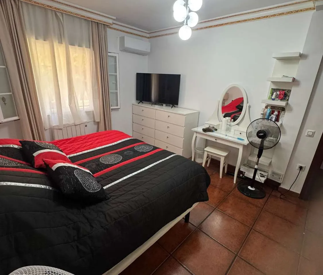 5f68574b-5214-4d79-af61-ba6eb3faa81d