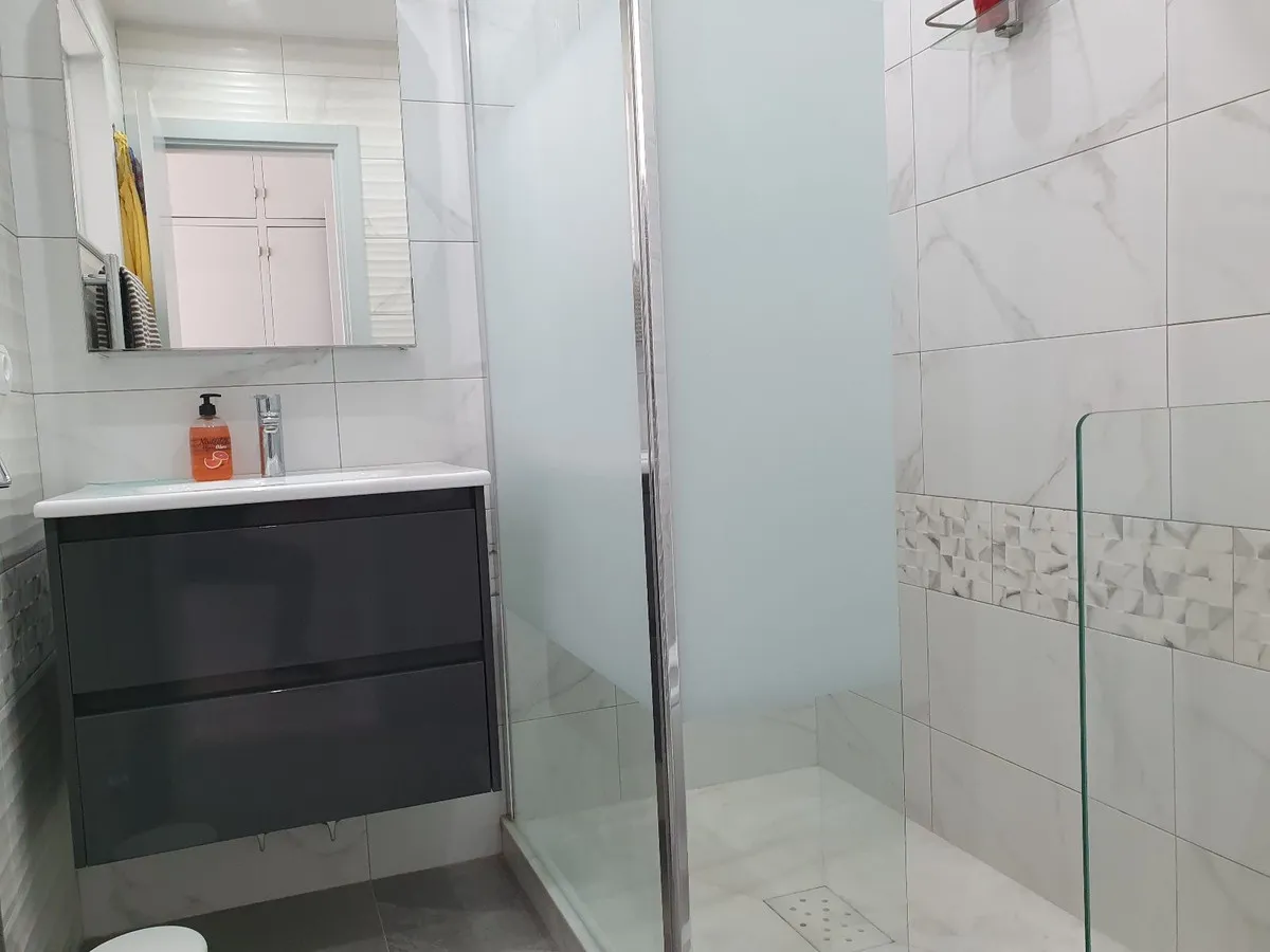 a7e8c127-0209-4382-8705-248fc208085d